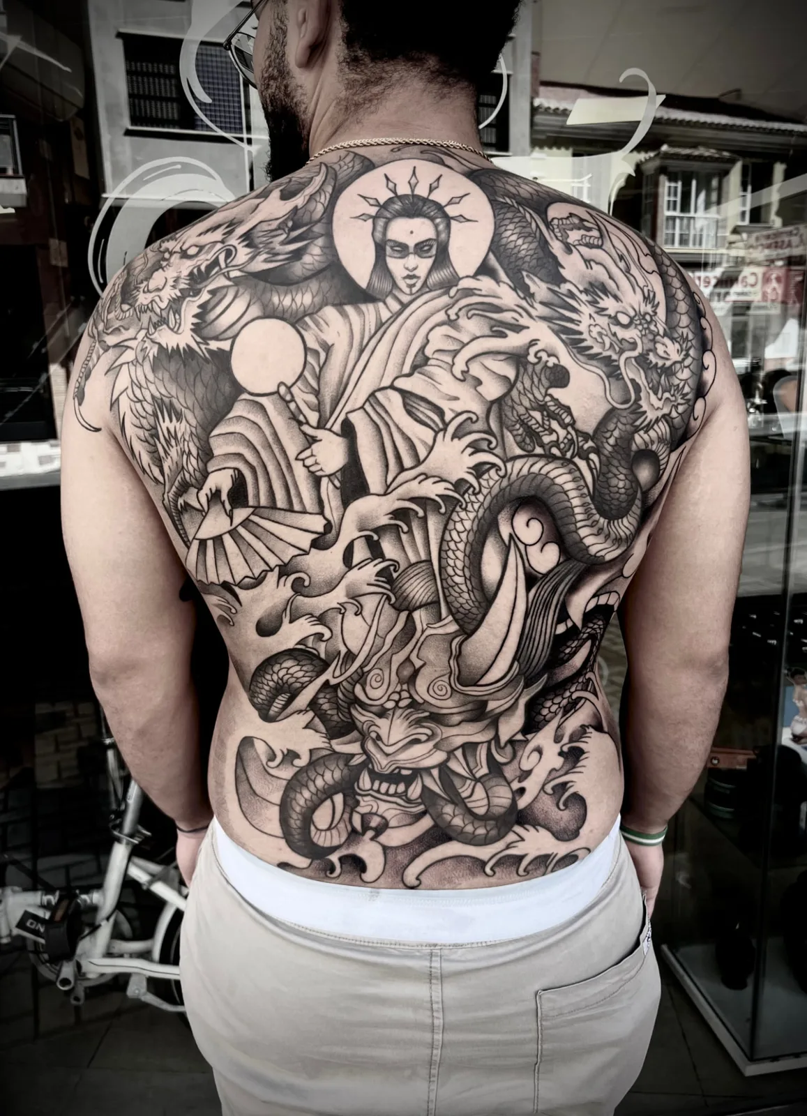 Tatuaje realizado por LYON en Black Rituals Tattoo, Málaga
