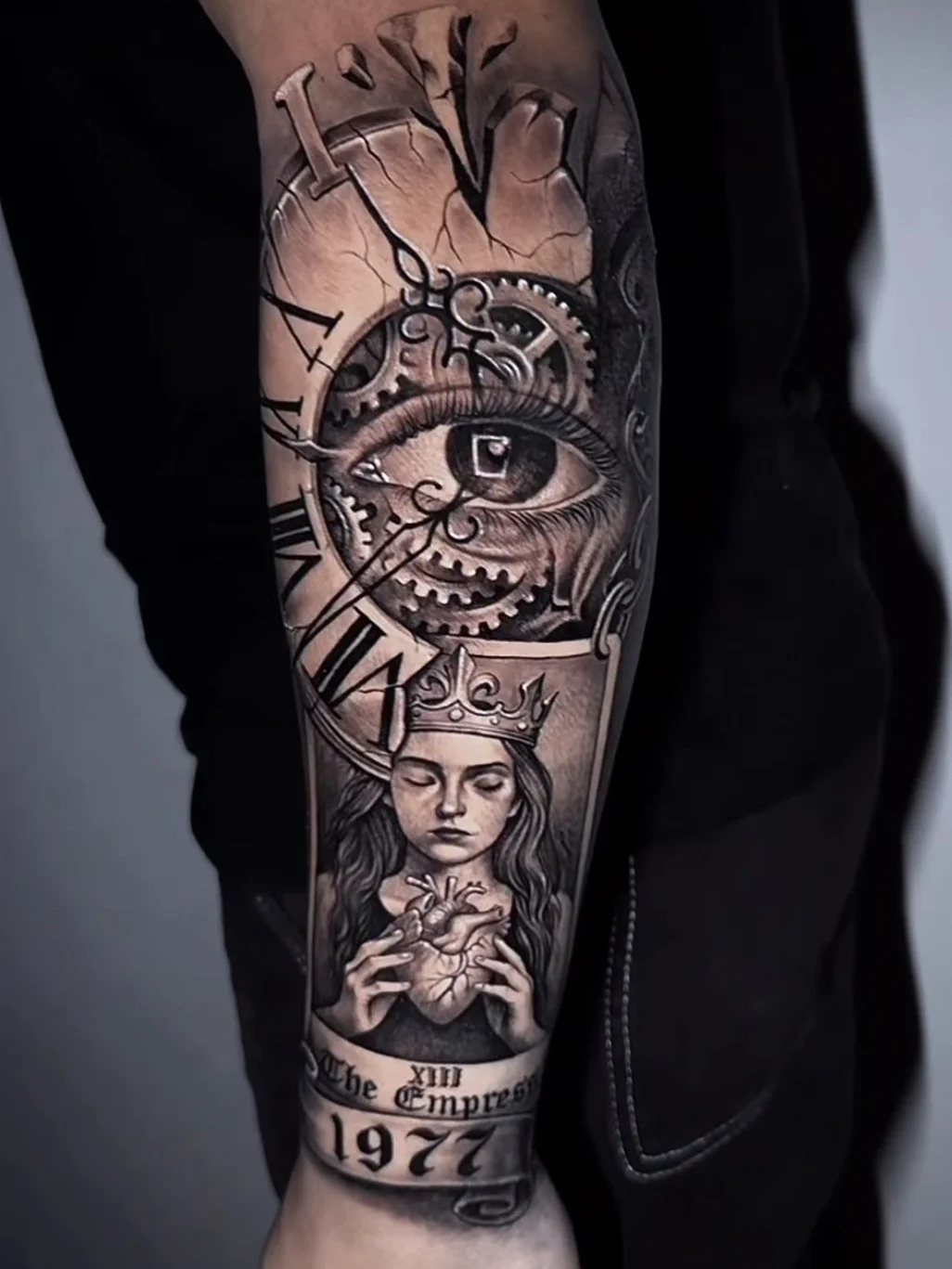 Tatuaje realista black and grey realizado en Black Rituals Tattoo, Málaga (9)