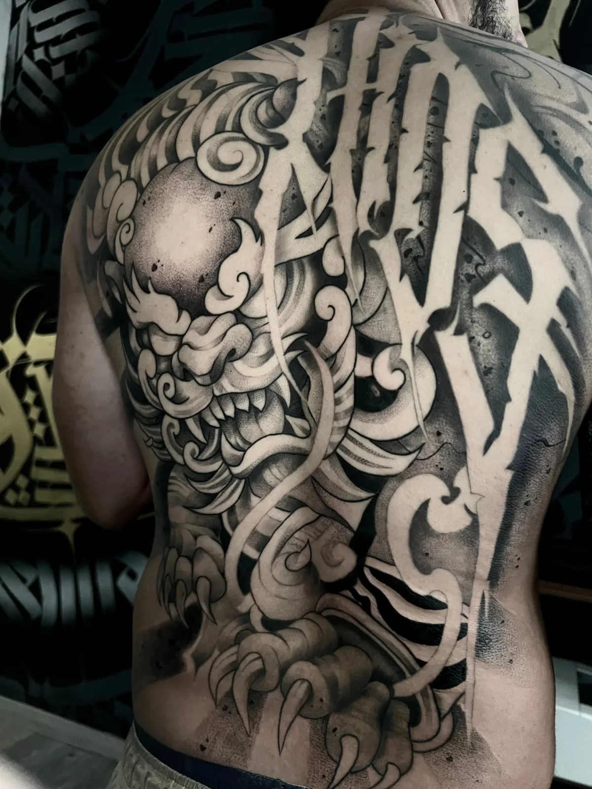 Tatuaje realizado por LYON en Black Rituals Tattoo, Málaga