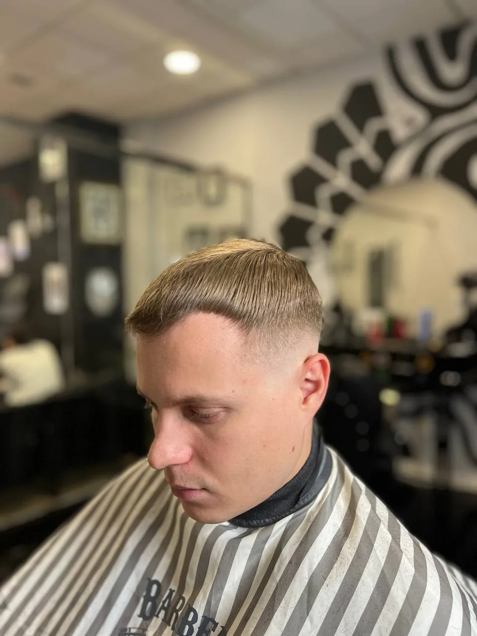 Corte corto moderno con degradado, Black Rituals Barber Shop