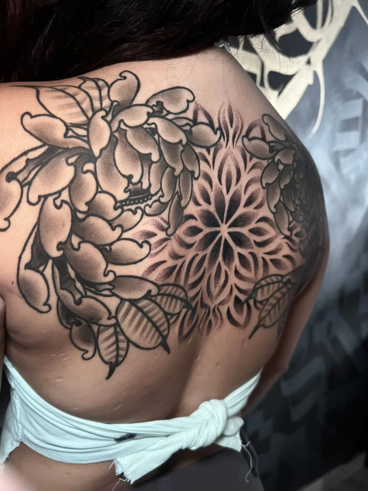 Tatuaje blackwork en tinta negra realizado en Black Rituals Tattoo, Málaga (10)