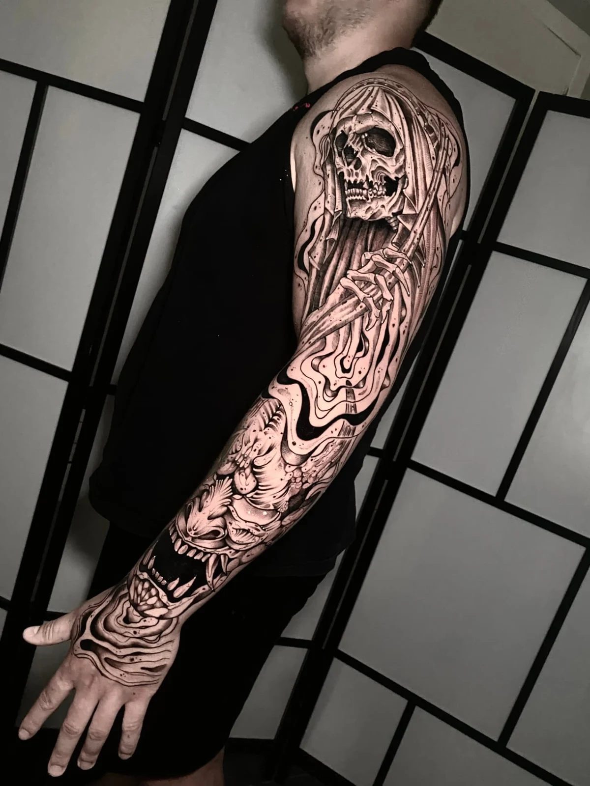 Tatuaje blackwork en tinta negra realizado en Black Rituals Tattoo, Málaga (6)